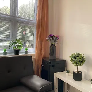 https://flat-10-mins-from-beach-sleeps-6.bournemouth-hotels.org