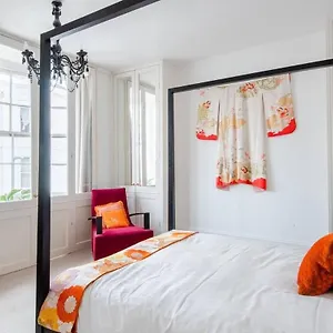 https://incredible-four-storey-grade-ii-listed-townhouse.brighton-hotels-england.com