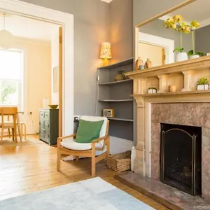 https://classic-victorian-house-sleeps-8-in-east-brighton.brighton-hotels-england.com